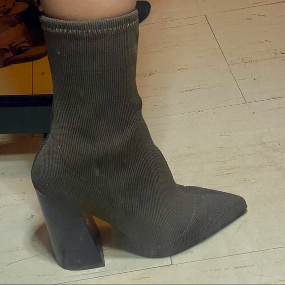 Sock Shoe Heels - Picture 1 of 3